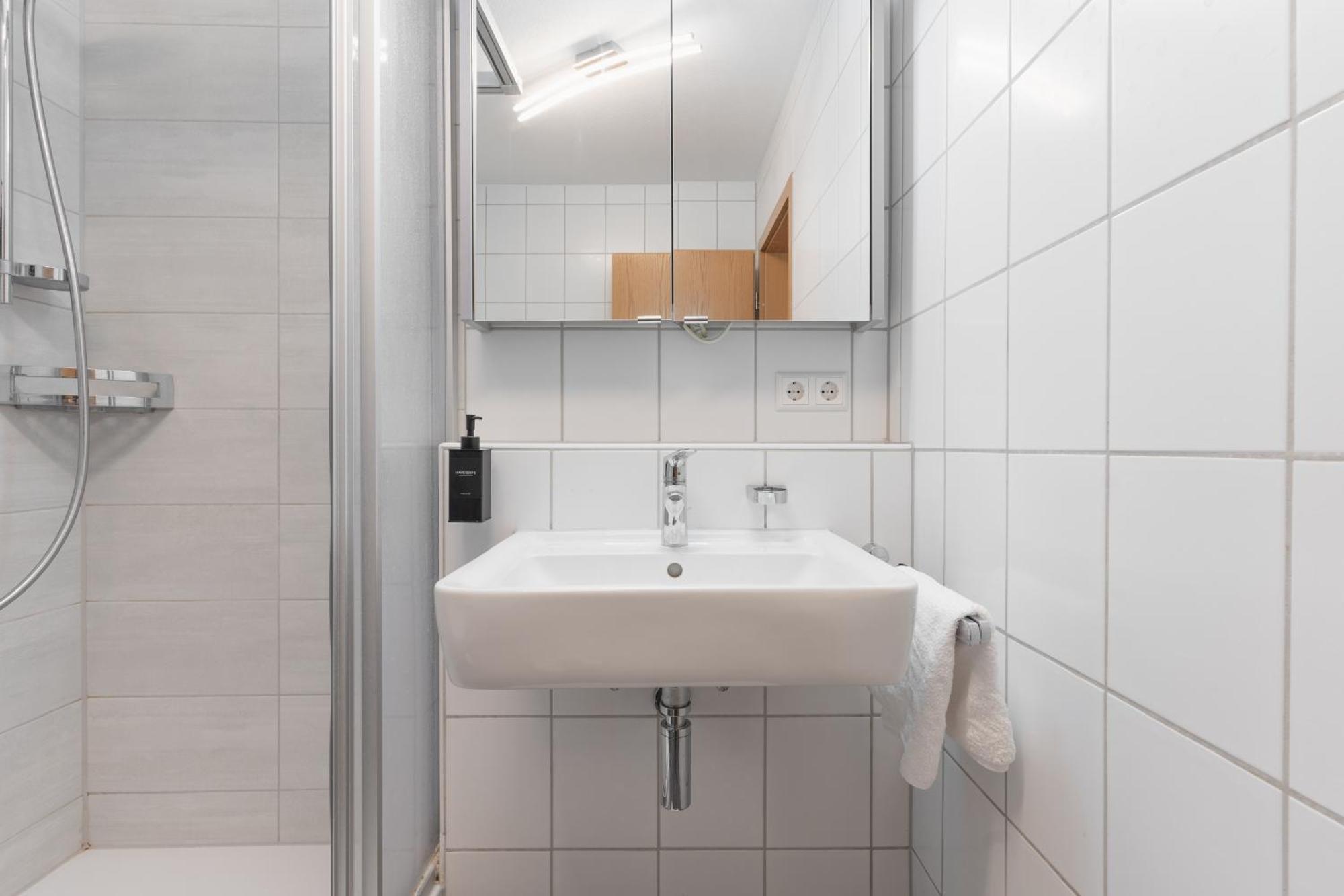 Untersee-Suite Istayunixi Seenaehe-Terrasse-Workspace-Netflix-Parkplatz Radolfzell am Bodensee Exterior foto